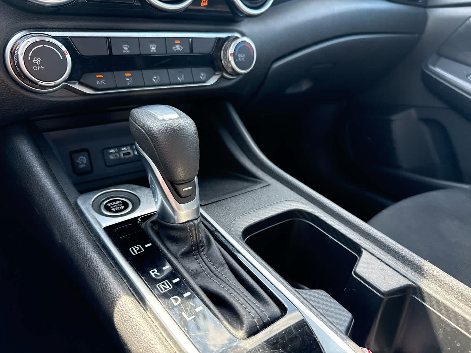 2024 Nissan Sentra SV Xtronic CVT