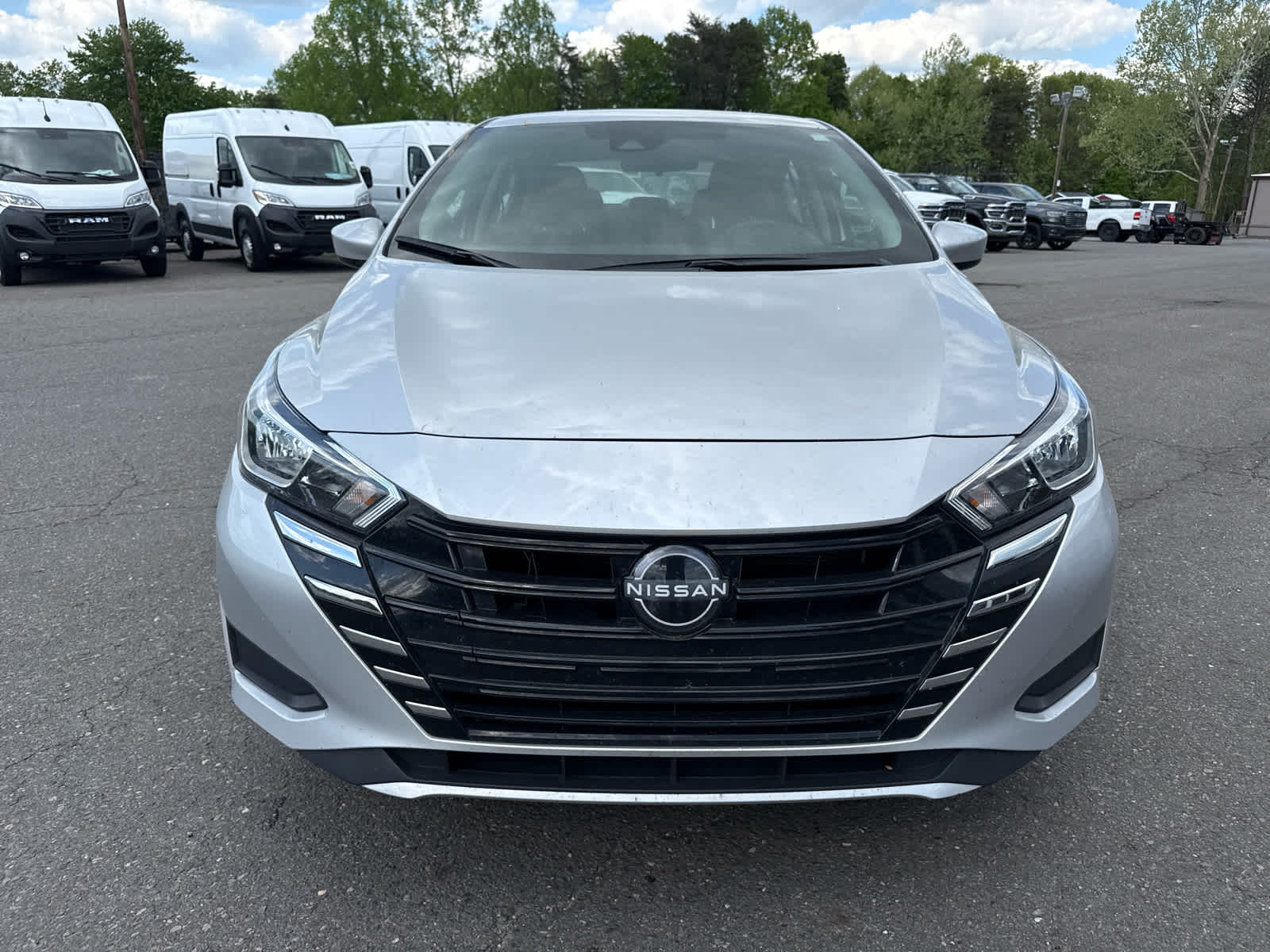 2024 Nissan Versa 1.6 SV