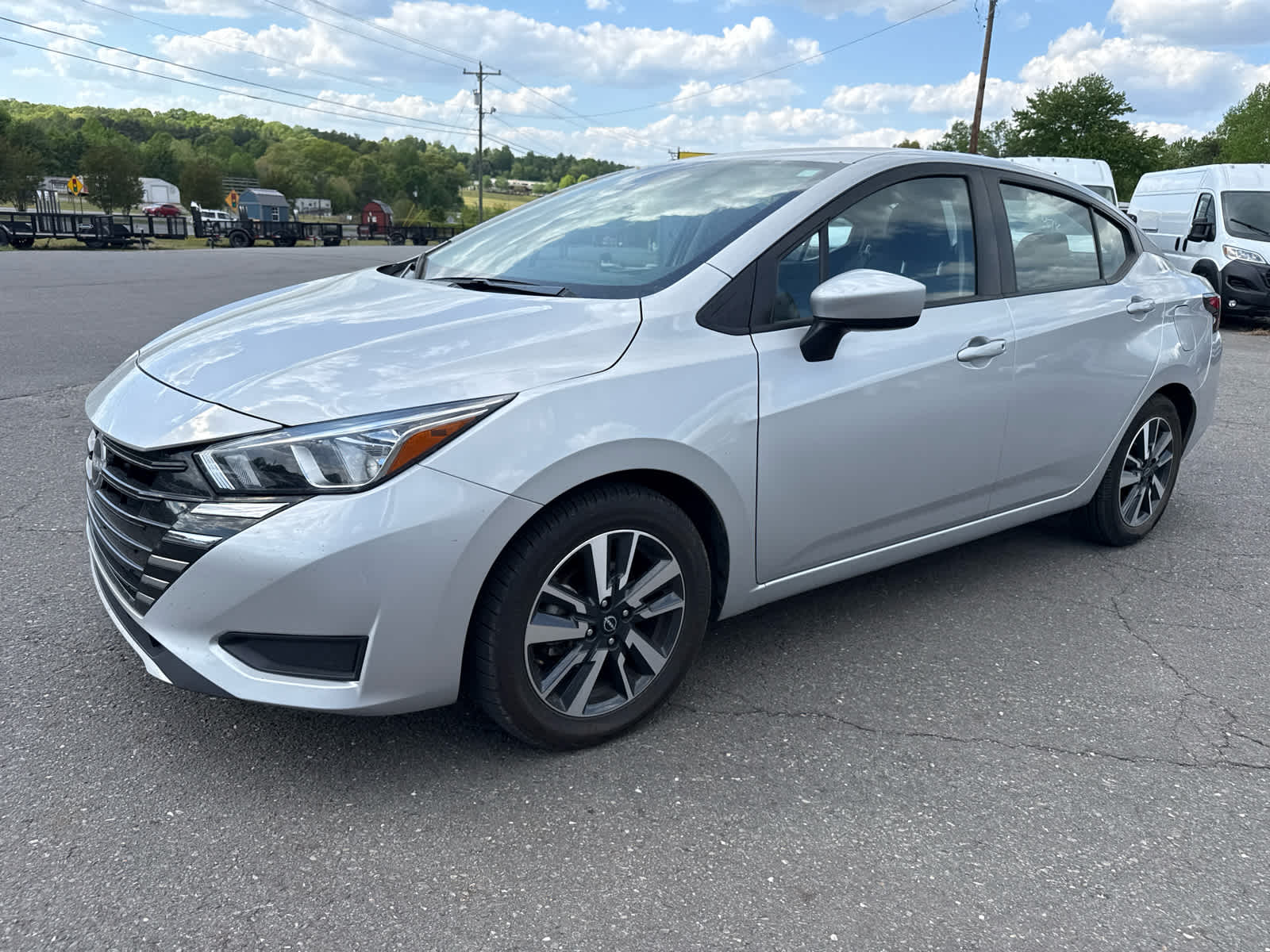 2024 Nissan Versa 1.6 SV