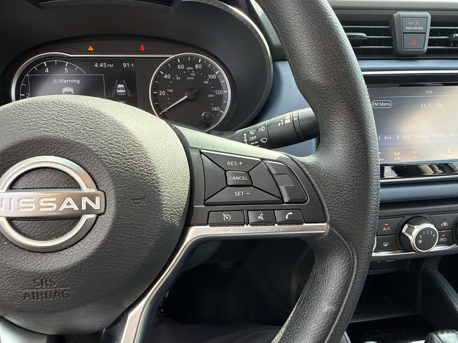 2024 Nissan Versa 1.6 SV