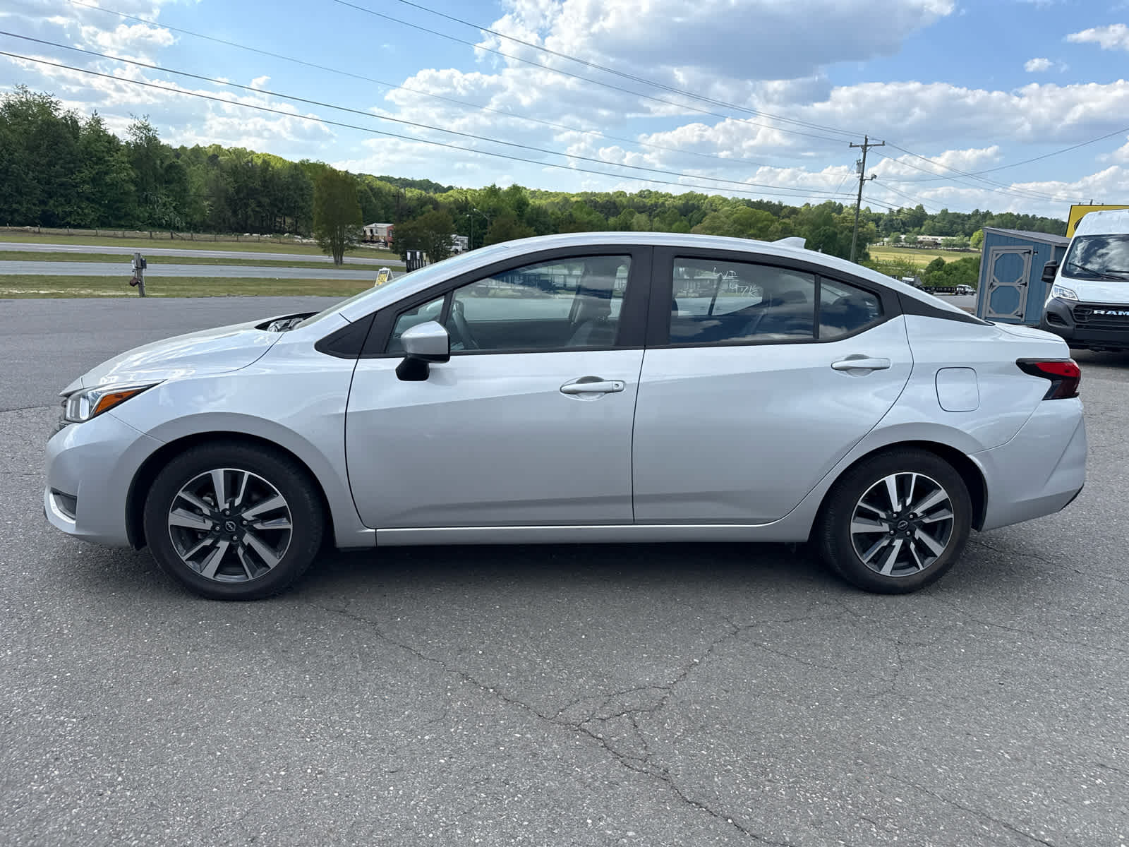 2024 Nissan Versa 1.6 SV