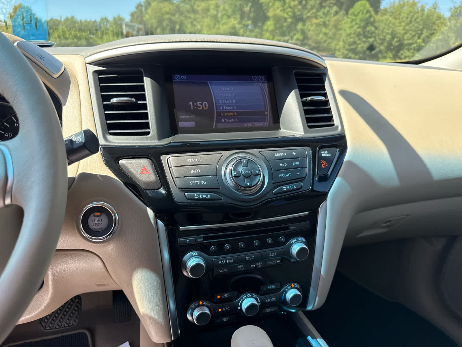 2014 Nissan Pathfinder SV
