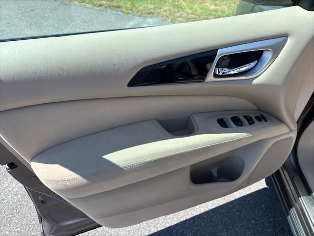 2014 Nissan Pathfinder SV