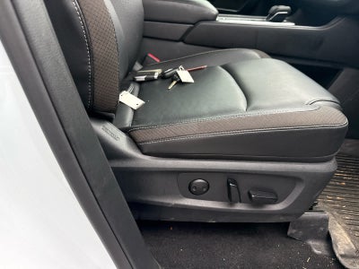 2025 Nissan Pathfinder SL FWD