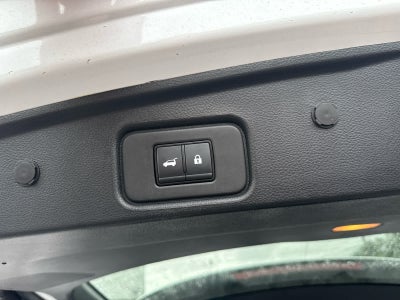 2025 Nissan Pathfinder SL FWD