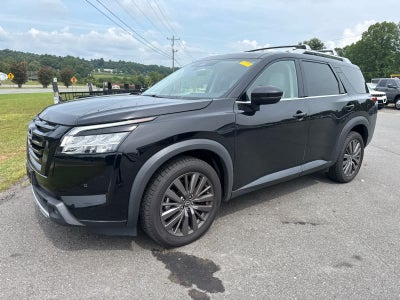 2023 Nissan Pathfinder SL 4WD