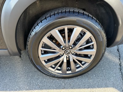2023 Nissan Pathfinder SL 4WD