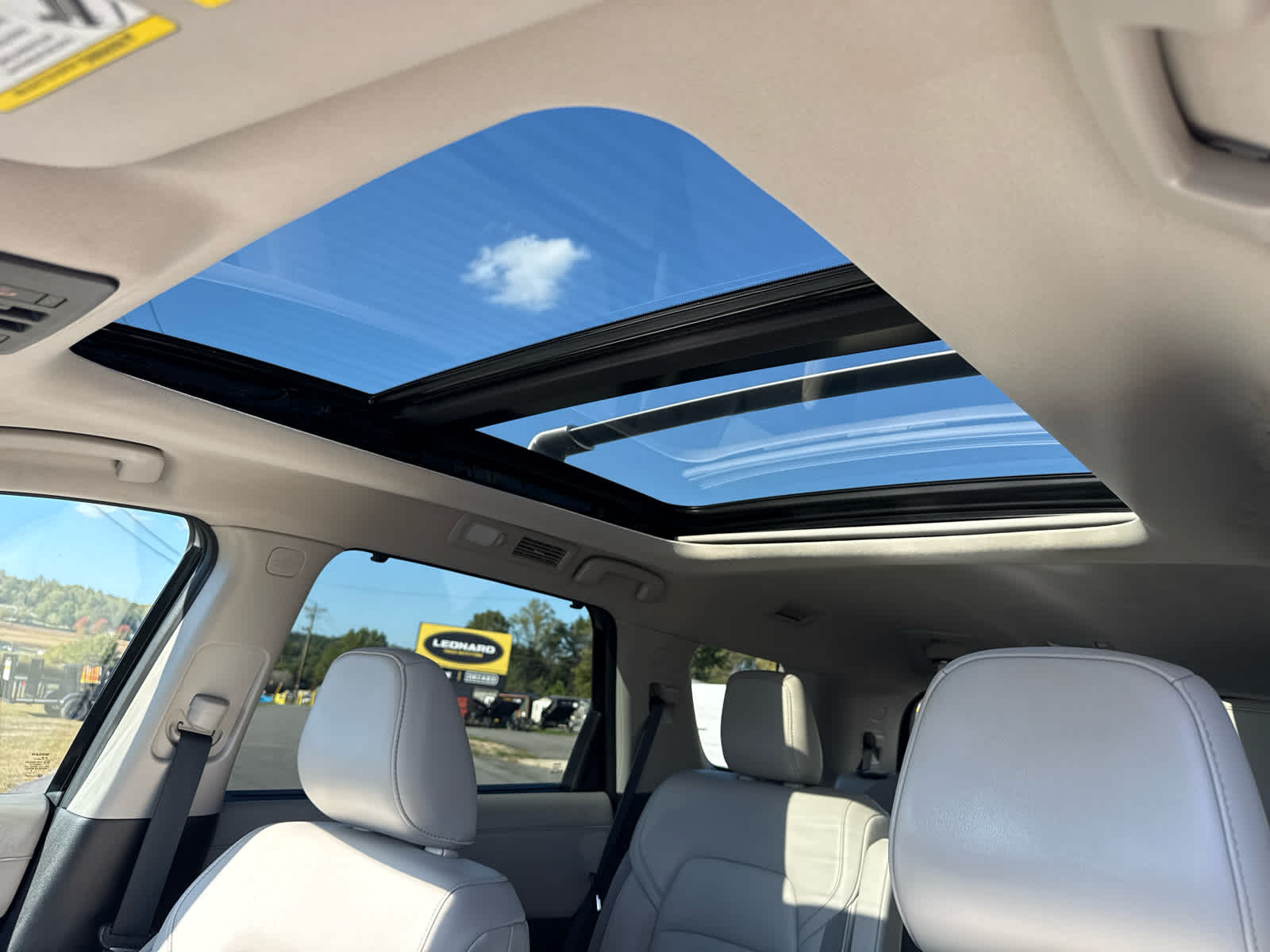 2023 Nissan Pathfinder SL 4WD