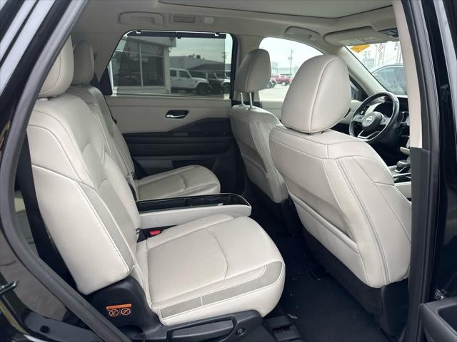 2023 Nissan Pathfinder SL 4WD
