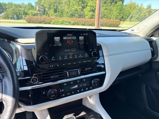 2023 Nissan Pathfinder SL 4WD