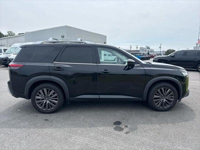2023 Nissan Pathfinder SL 4WD
