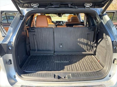2022 Toyota Highlander Platinum