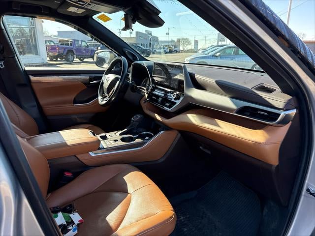 2022 Toyota Highlander Platinum