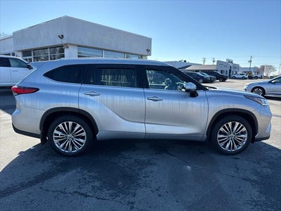 2022 Toyota Highlander Platinum