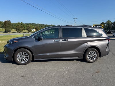 2023 Toyota Sienna XLE