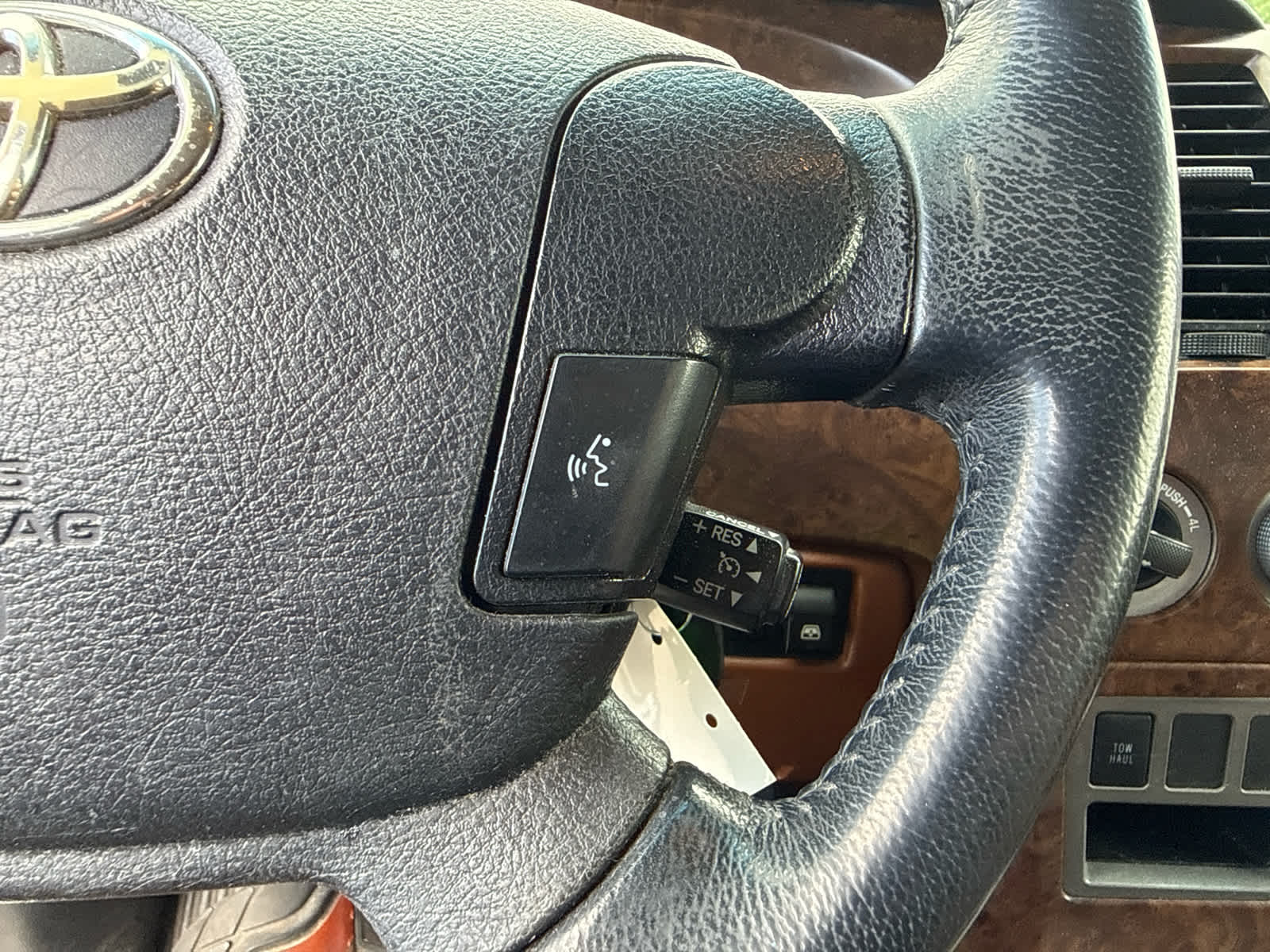 2010 Toyota Tundra LTD