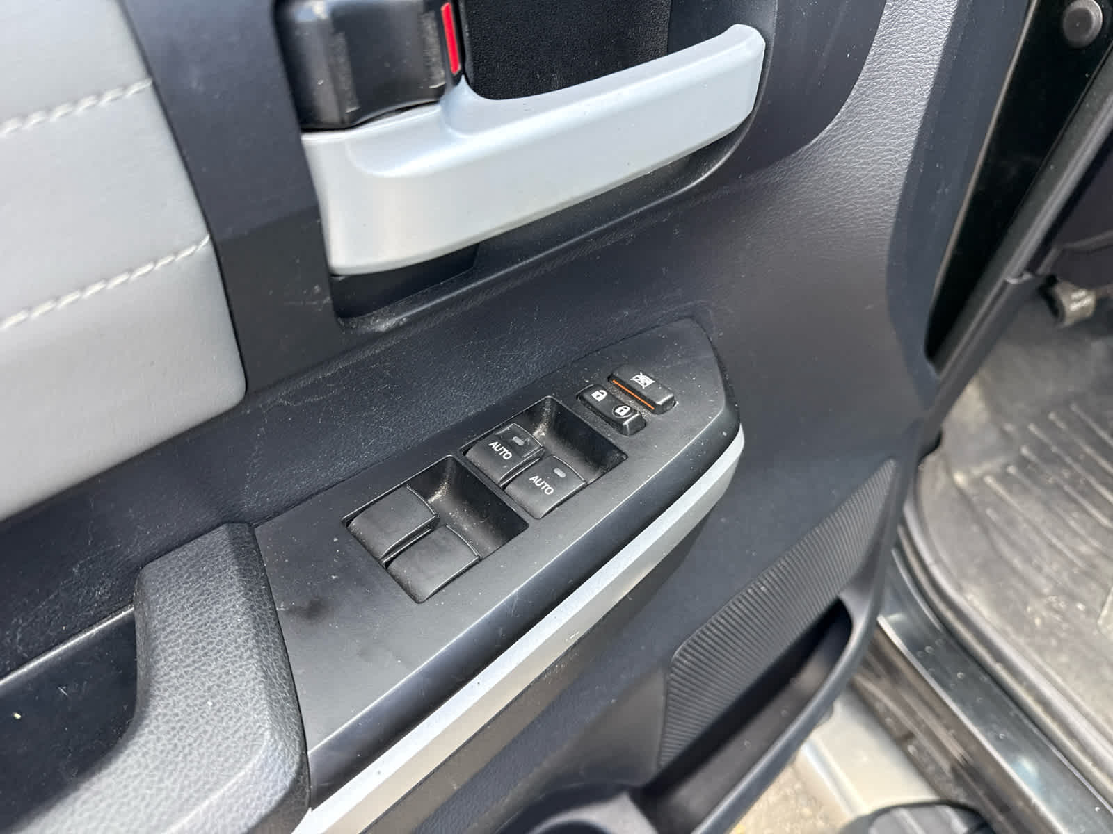 2016 Toyota Tundra LTD