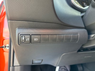 2025 Toyota Corolla Hatchback SE