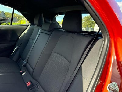 2025 Toyota Corolla Hatchback SE