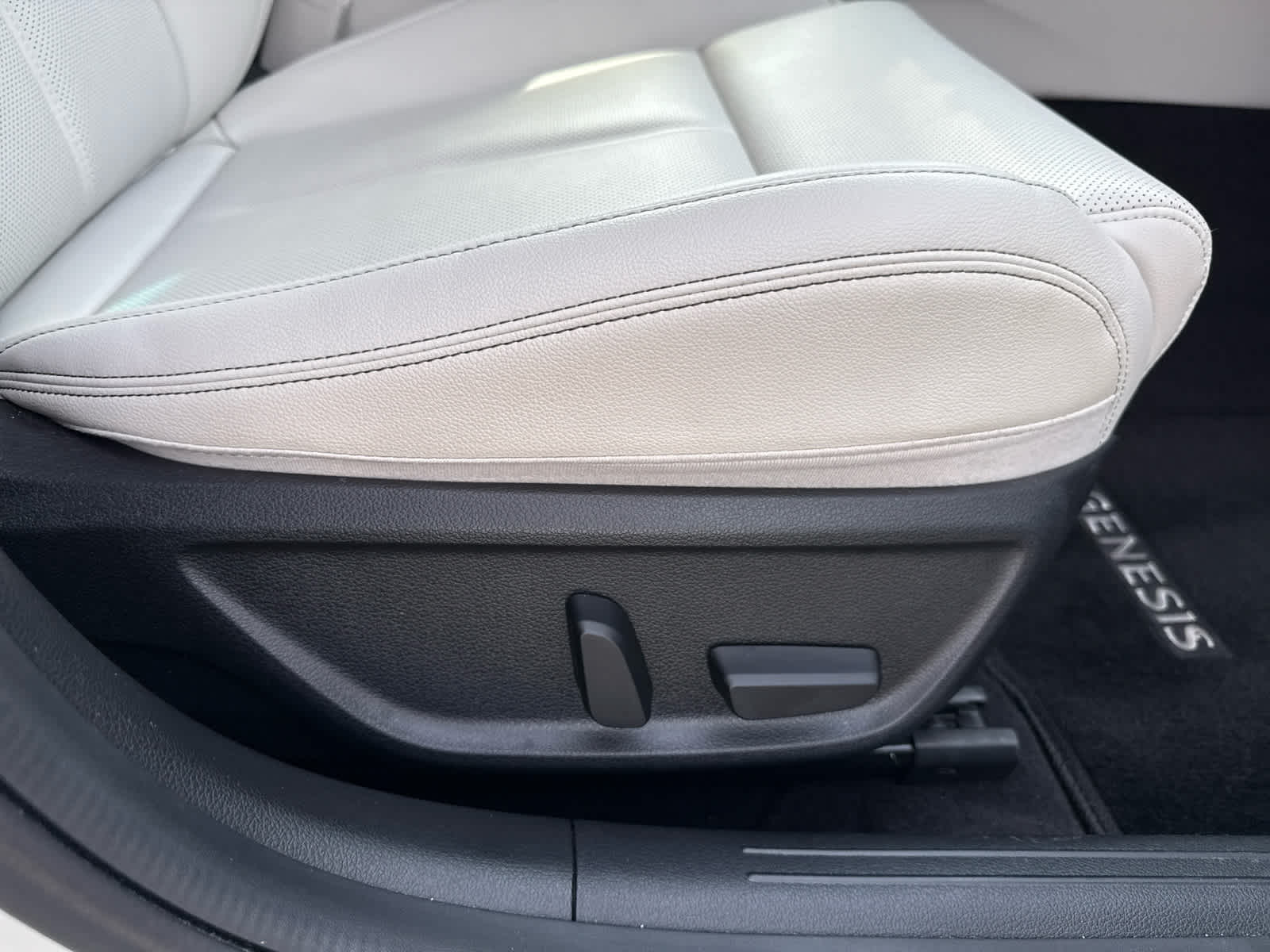 2024 Genesis G70 2.5T AWD