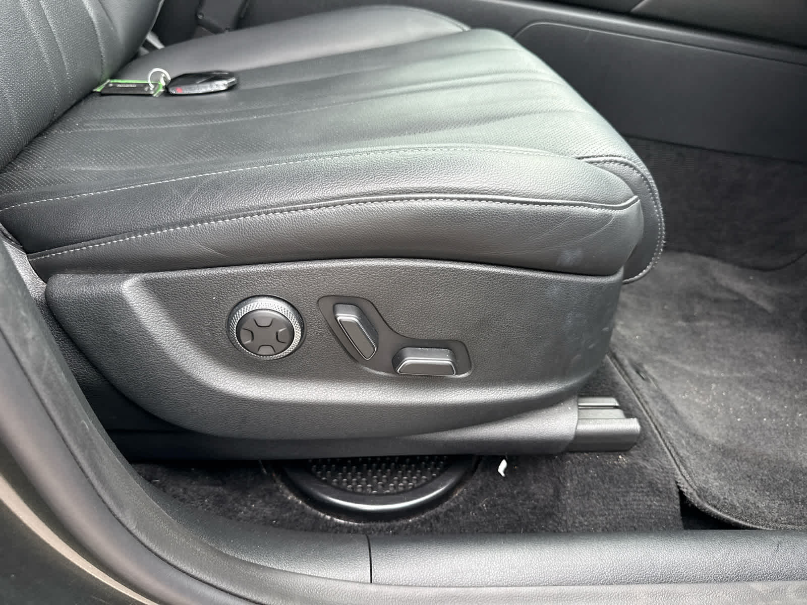 2025 Genesis GV80 2.5T Standard AWD