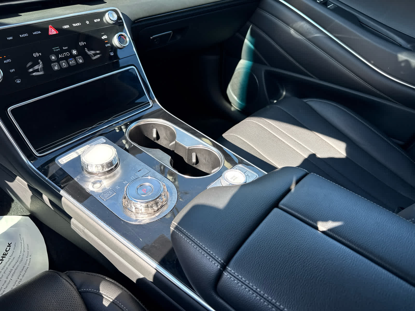 2025 Genesis GV80 2.5T Standard AWD