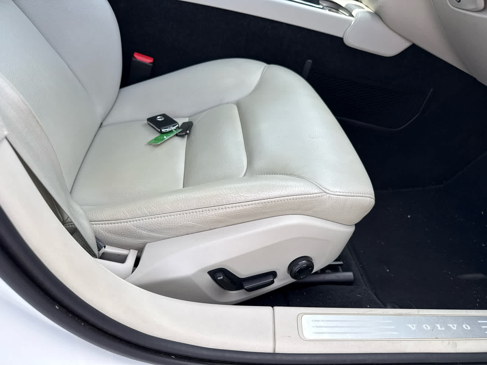 2018 Volvo S90 T5 Momentum