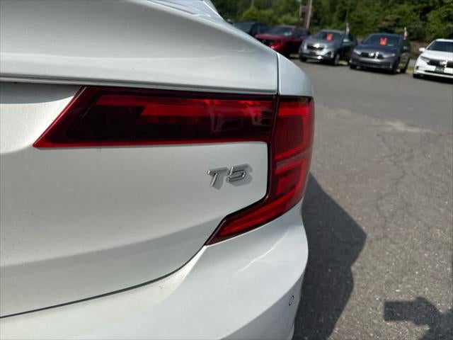 2018 Volvo S90 T5 Momentum