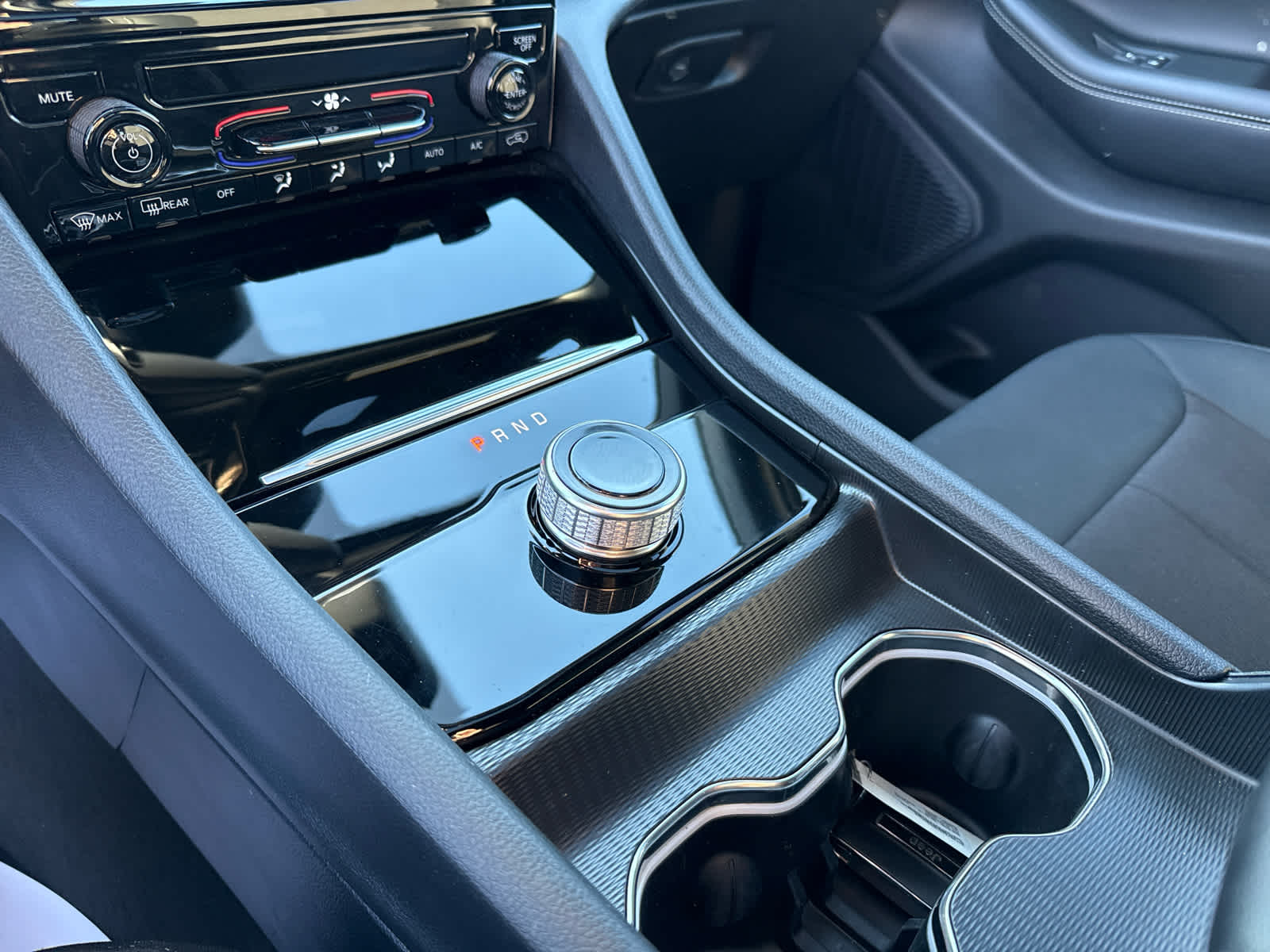 2024 Jeep Grand Cherokee Laredo X