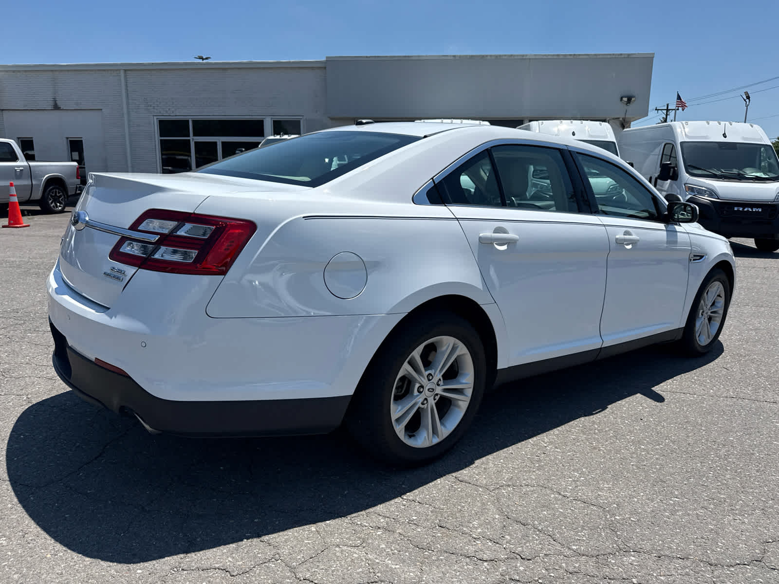 2018 Ford Taurus SEL