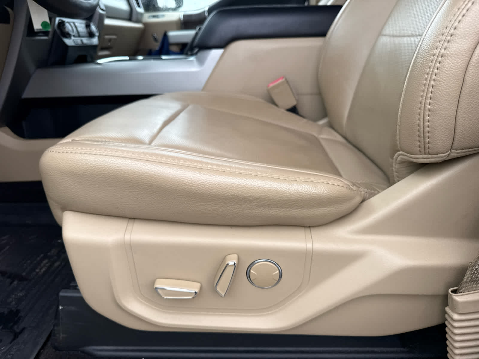 2018 Ford Super Duty F-250 Pickup LARIAT
