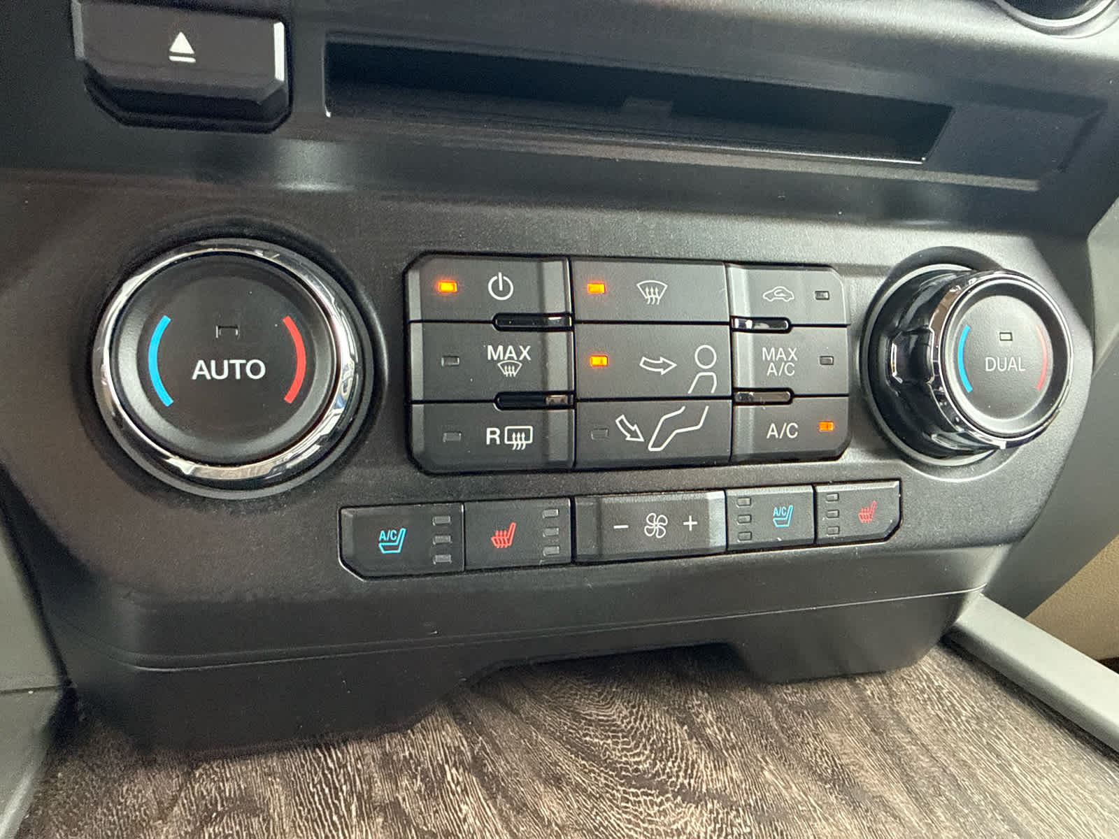 2018 Ford Super Duty F-250 Pickup LARIAT
