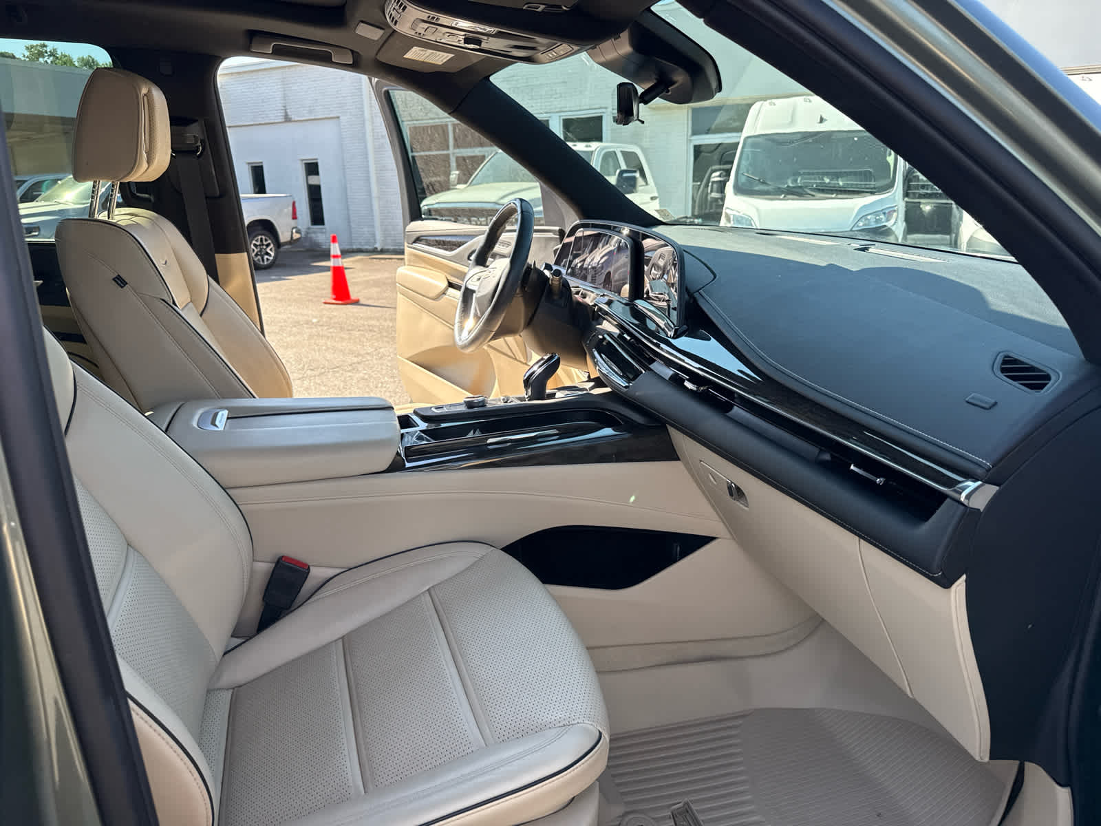 2023 Cadillac Escalade 4WD Premium Luxury