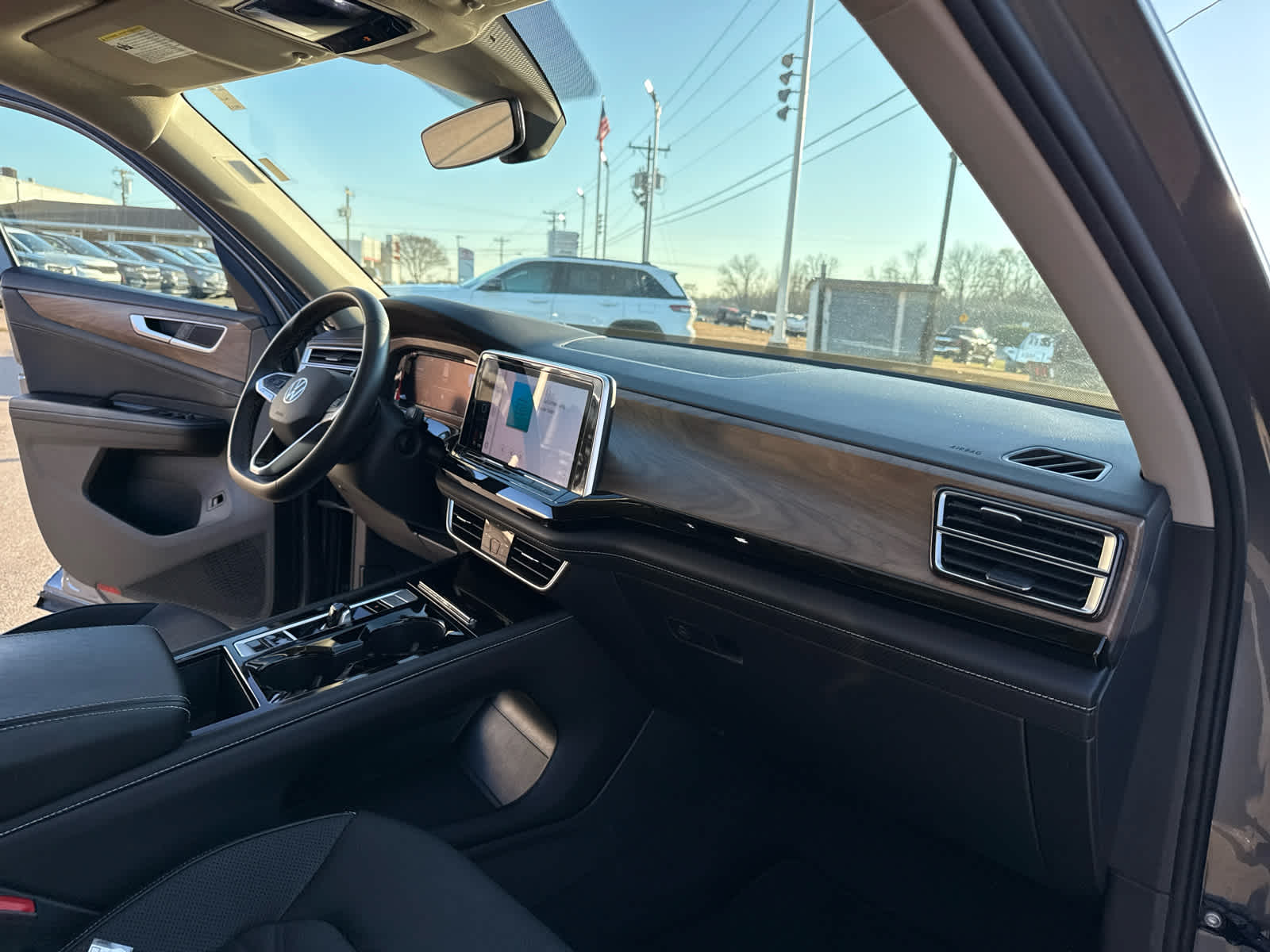 2024 Volkswagen Atlas 2.0T SE w/Technology