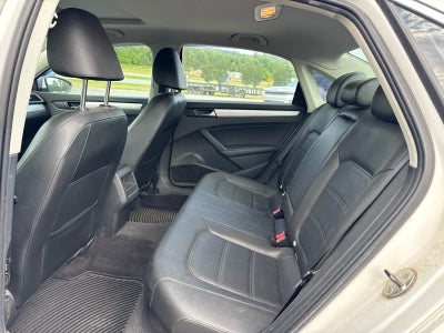 2012 Volkswagen Passat TDI SE w/Sunroof