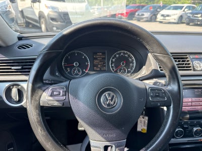 2012 Volkswagen Passat TDI SE w/Sunroof