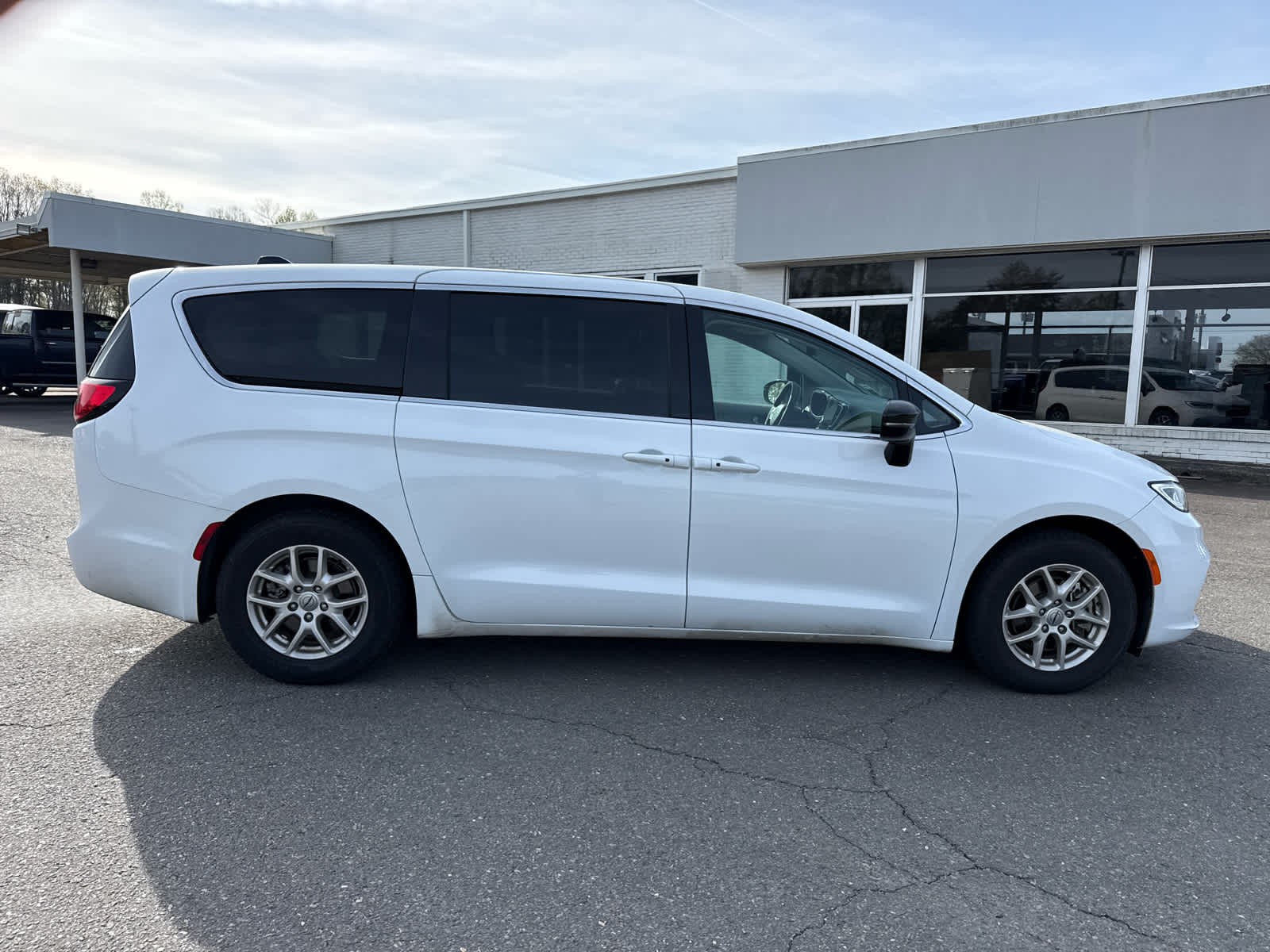 2024 Chrysler Pacifica Touring L