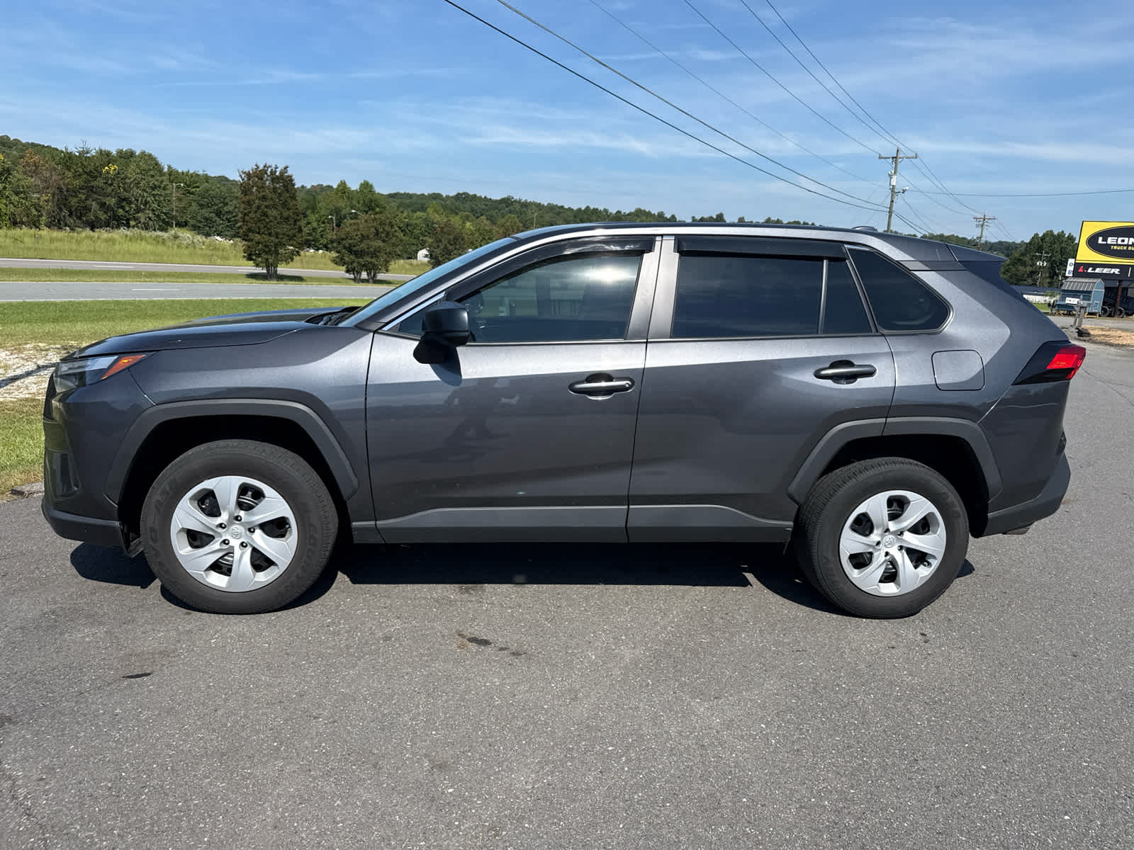 2023 Toyota RAV4 LE