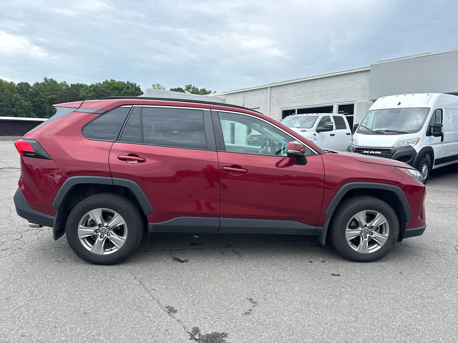 2023 Toyota RAV4 XLE