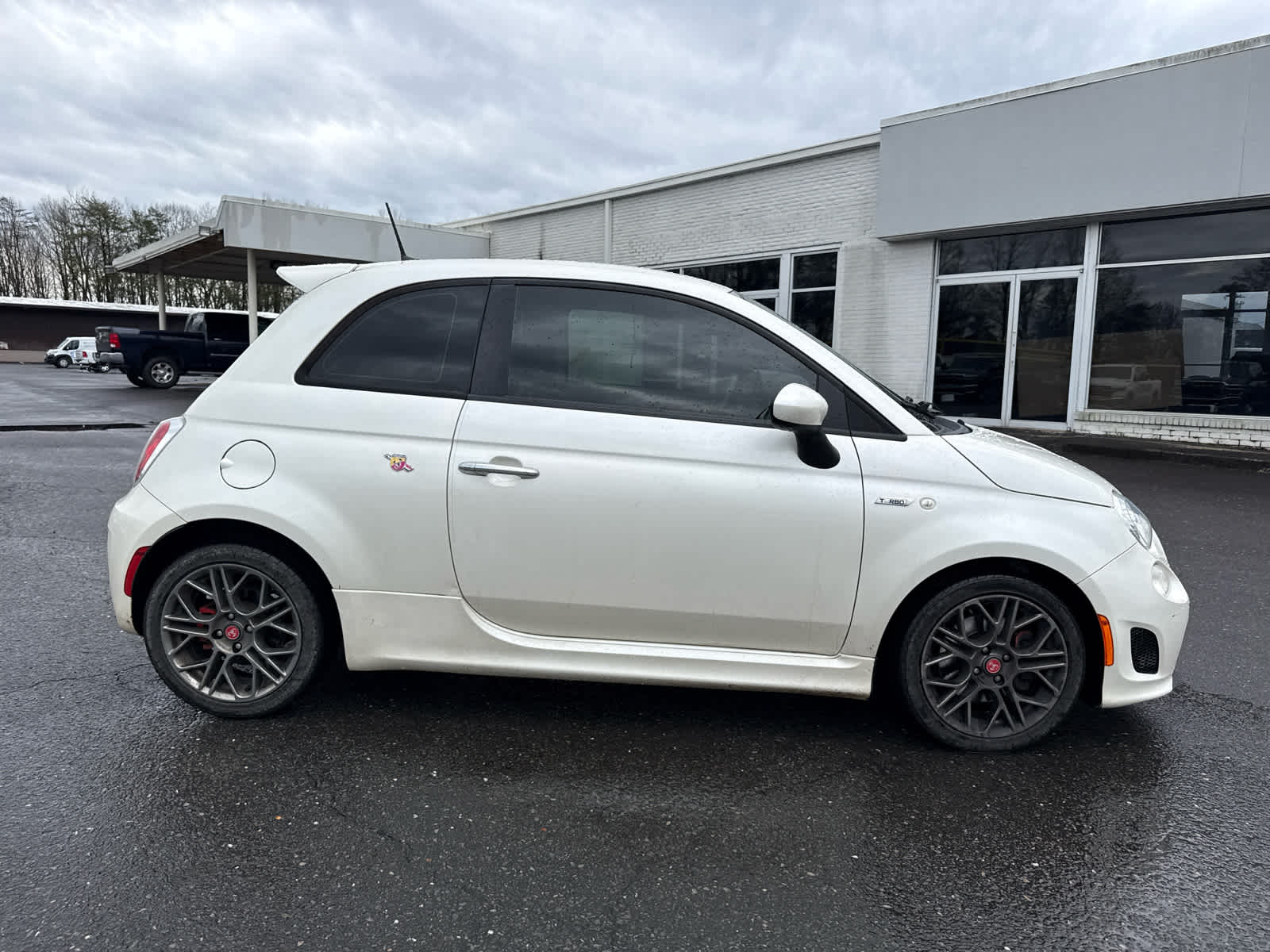 2017 FIAT 500 Abarth Base