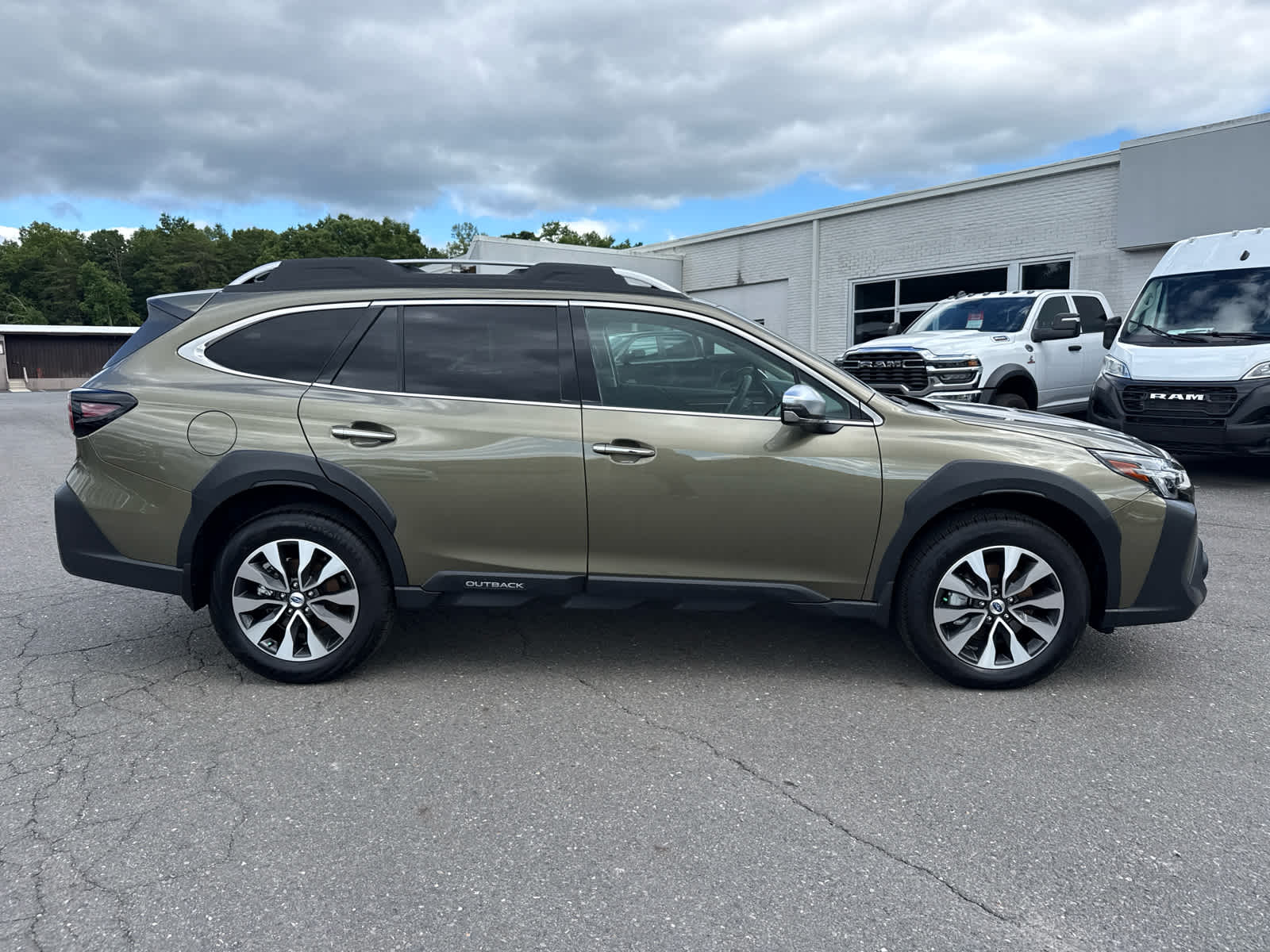 2025 Subaru Outback Touring XT