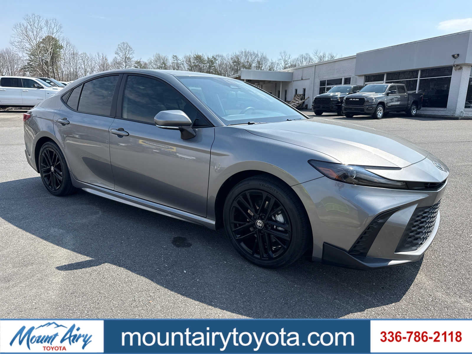 2025 Toyota Camry SE