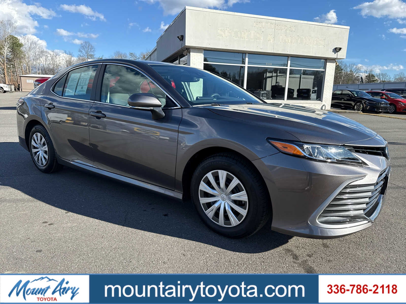 2024 Toyota Camry Hybrid LE
