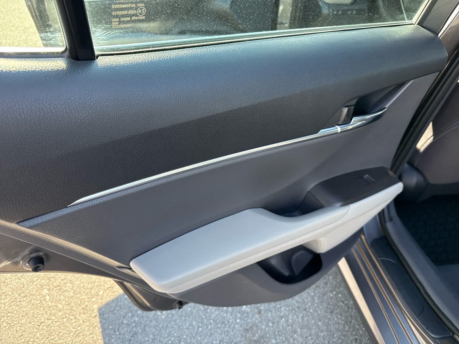 2024 Toyota Camry Hybrid LE