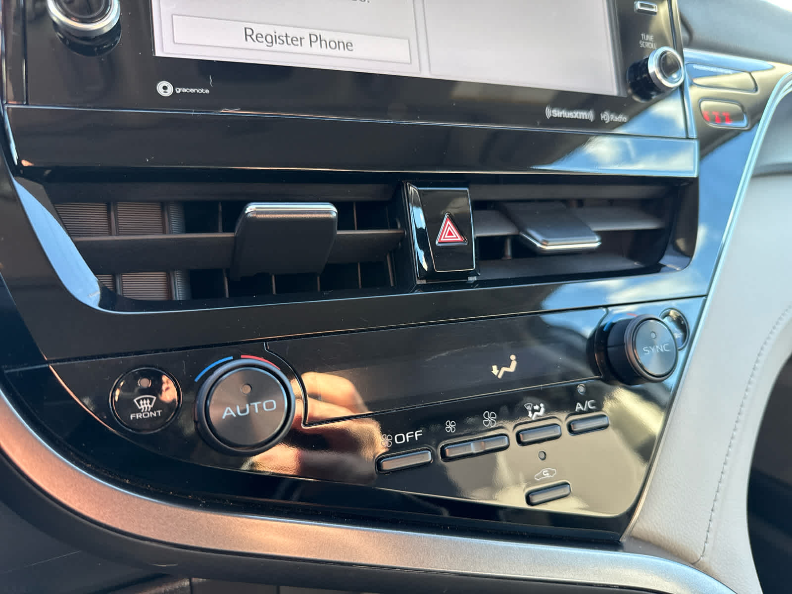 2024 Toyota Camry Hybrid LE