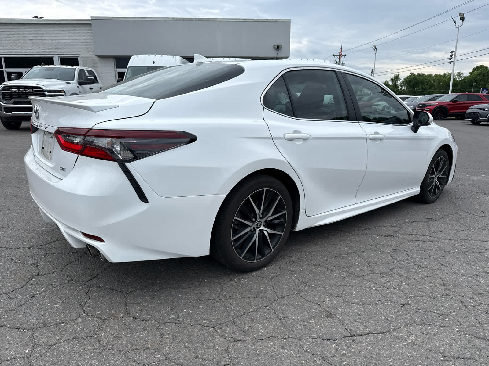 2024 Toyota Camry SE