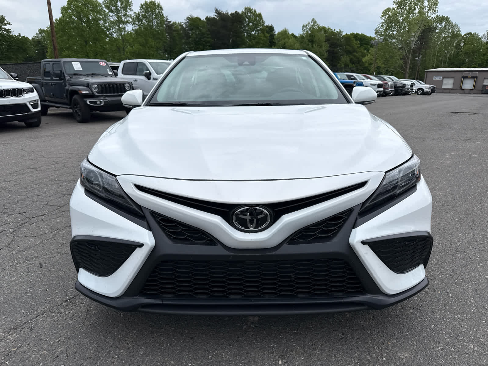 2024 Toyota Camry SE