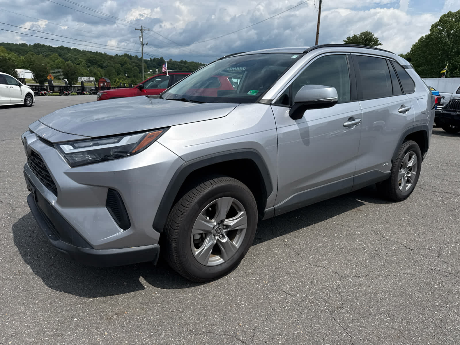 2022 Toyota RAV4 Hybrid XLE