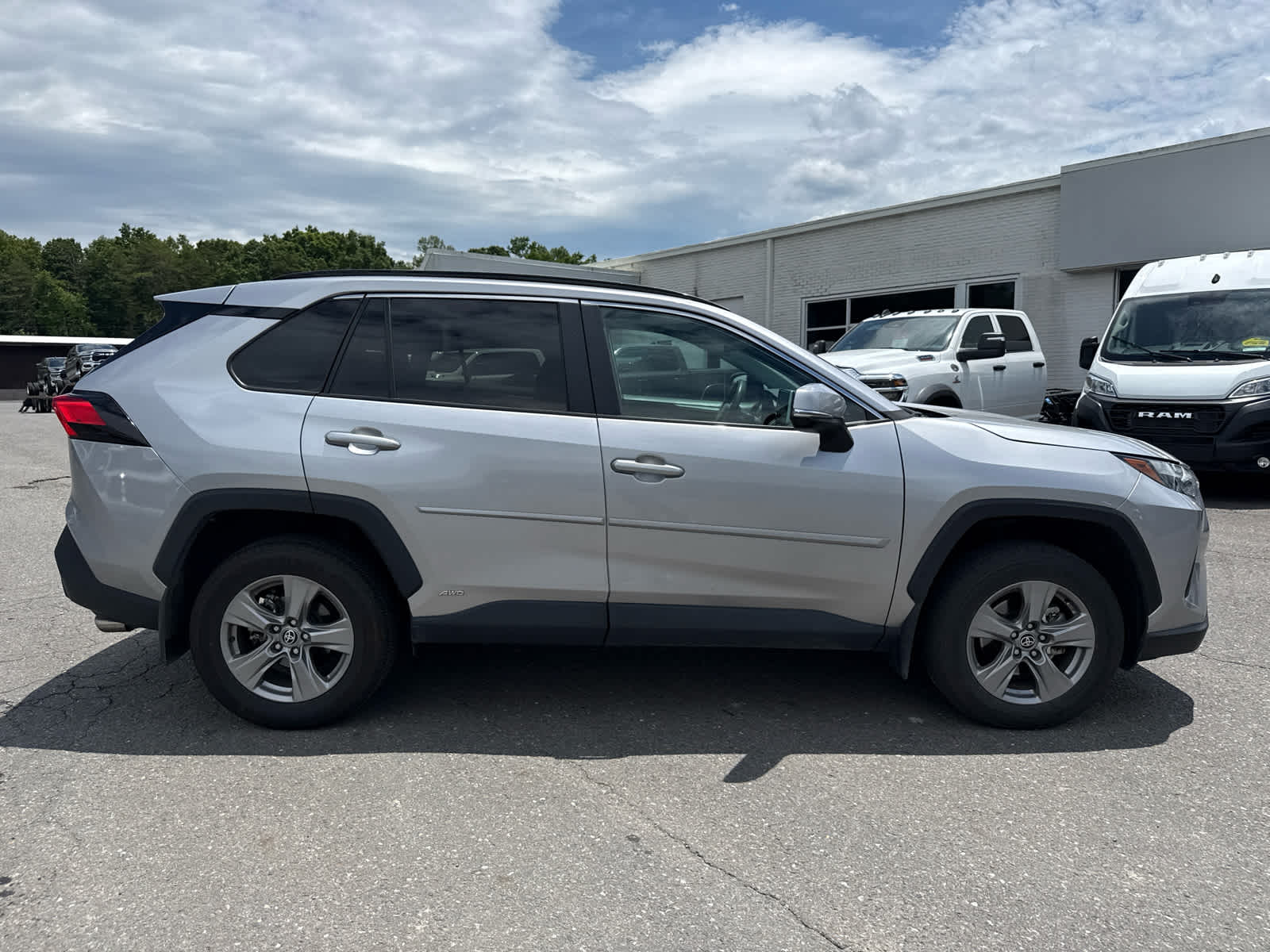 2023 Toyota RAV4 Hybrid XLE