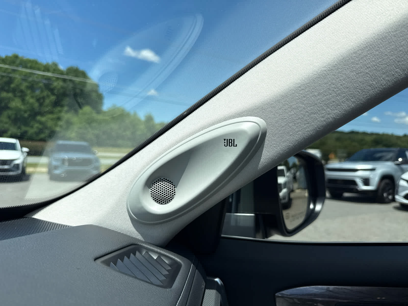 2023 Toyota Highlander Hybrid Platinum